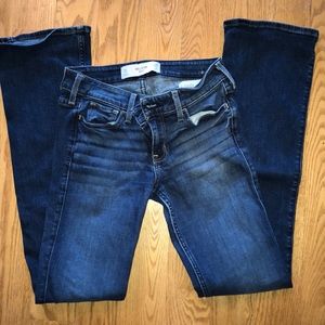 Size 1 Waist 25’ Length 31’ Hollister Jeans